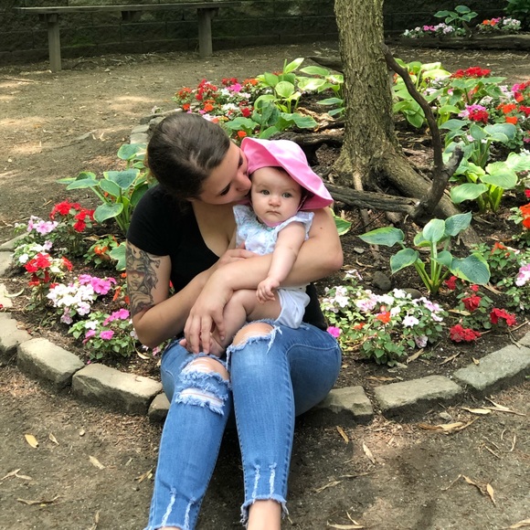 Meet your Posher, Farrah - Picture 1 of 1